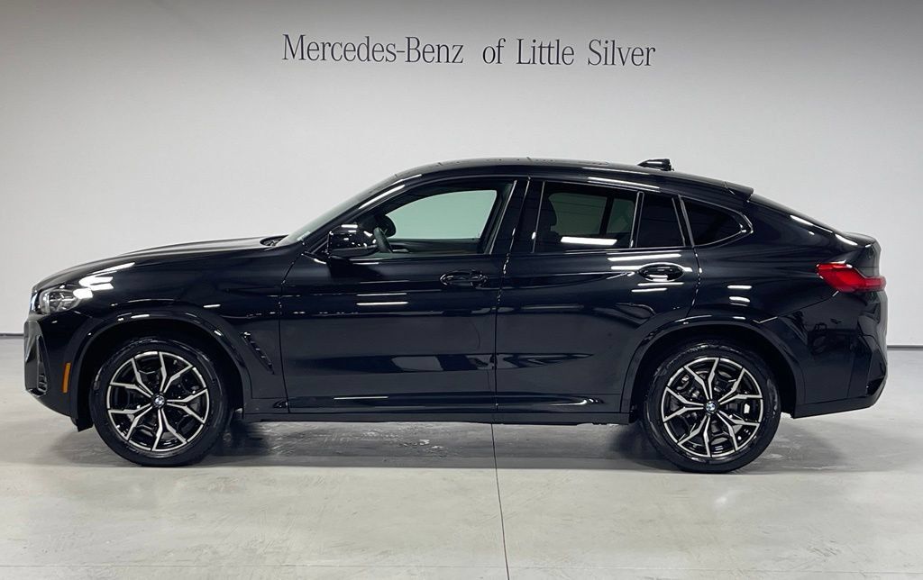 Used 2024 BMW X4 xDrive30i w/ M Sport Package AWD/4WD image 2