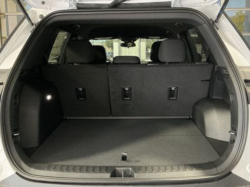 New 2026 Chevrolet Equinox LT w/ Midnight Edition FWD image 25
