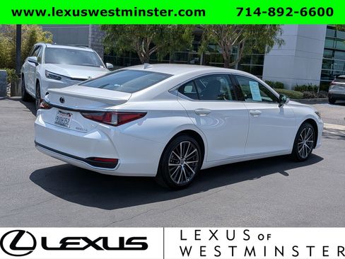 Used 2025 Lexus ES 300h w/ Premium Package FWD image 8