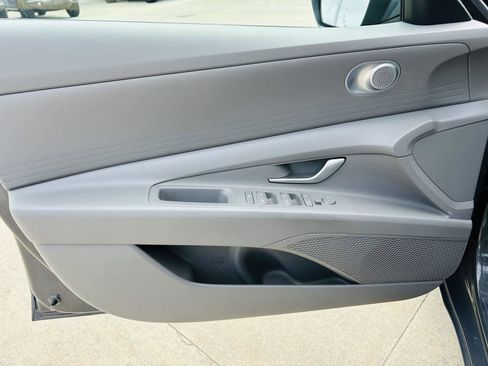 Used 2024 Hyundai Elantra SEL image 9