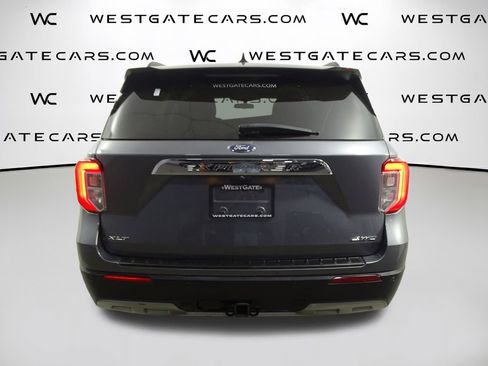 Used 2021 Ford Explorer XLT w/ Equipment Group 202A image 7