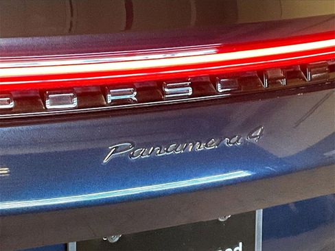 Certified 2022 Porsche Panamera 4 Platinum Edition image 33