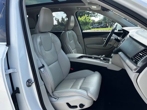 Used 2023 Volvo XC90 B6 Ultimate image 10