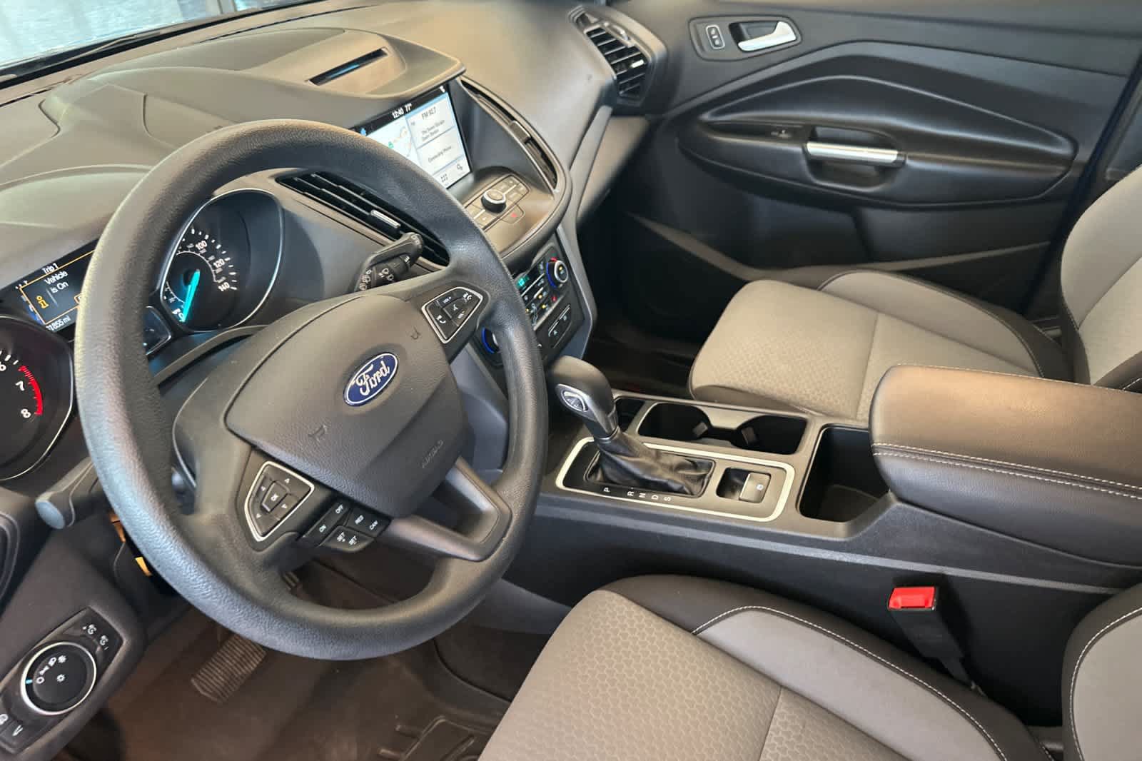 Used 2018 Ford Escape SE w/ SE Sync 3 Package AWD/4WD image 9