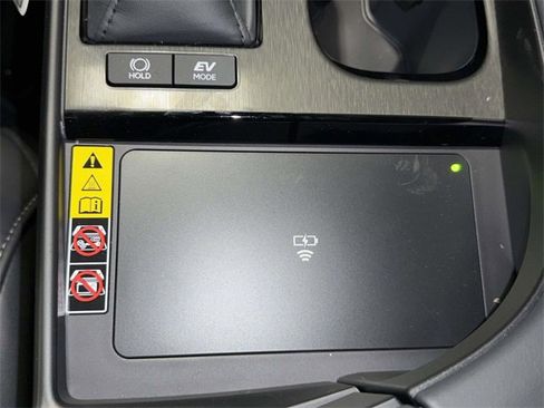 New 2025 Lexus ES 300h w/ Luxury Package image 16