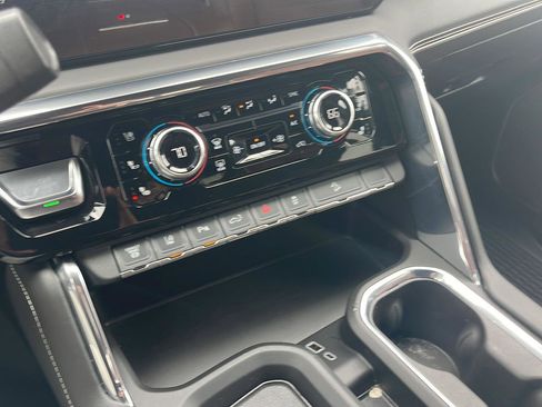 Used 2024 GMC Sierra 3500 Denali Ultimate image 12