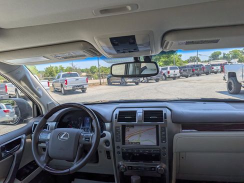 Used 2016 Lexus GX 460 w/ Premium Package AWD/4WD image 19