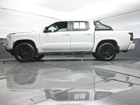 Used 2023 Nissan Frontier SV w/ Midnight Edition Package RWD image 32