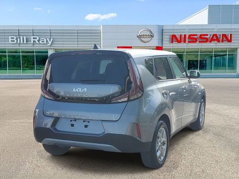 Used 2025 Kia Soul LX FWD image 4