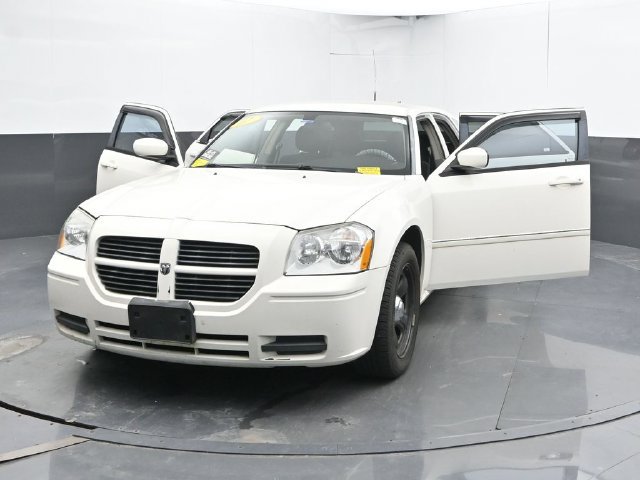 Used 2007 Dodge Magnum RWD image 32
