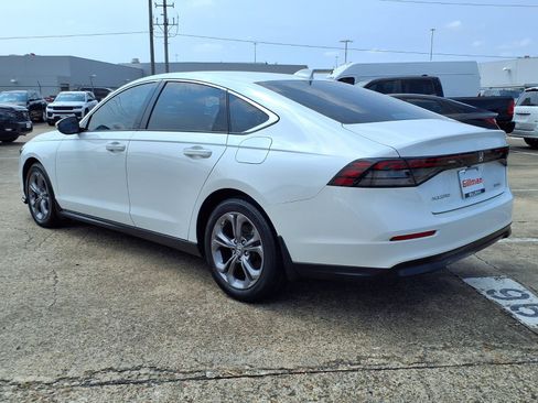 Used 2024 Honda Accord EX image 4
