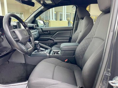 Used 2025 Toyota Tacoma SR5 image 10