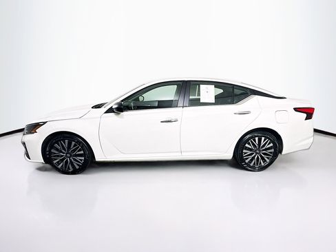 Used 2025 Nissan Altima 2.5 SV image 4