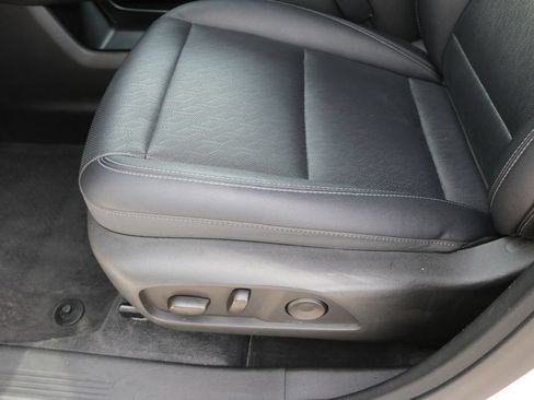 Used 2025 Chevrolet Equinox LT w/ Convenience Package II FWD image 13