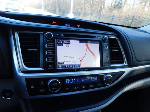 Used 2018 Toyota Highlander Limited Platinum image 10