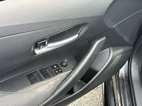 Used 2021 Toyota Corolla LE FWD image 12