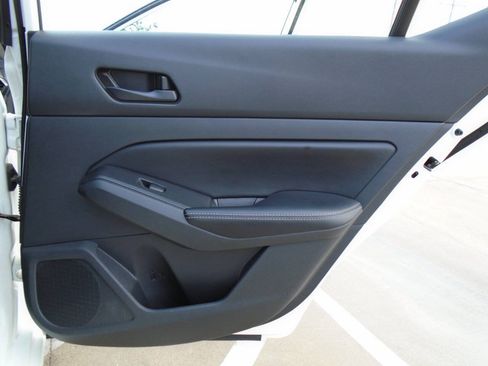 Used 2024 Nissan Altima 2.5 SV FWD image 30