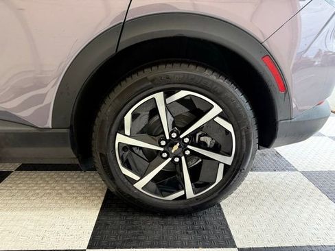 New 2026 Chevrolet Equinox EV LT image 11