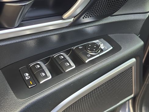 Certified 2025 Kia Telluride LX image 21