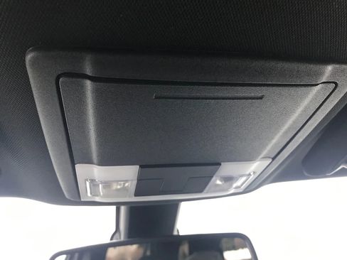 Used 2019 Ford Explorer XLT w/ Equipment Group 202A image 25