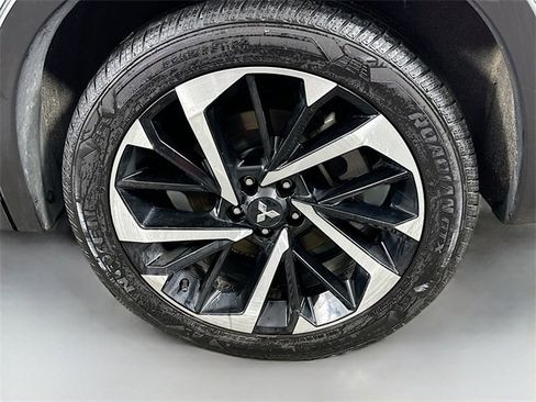 Used 2024 Mitsubishi Outlander SE image 30