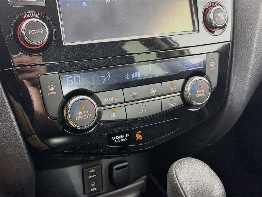Used 2015 Nissan Rogue SV w/ SV Premium Package AWD/4WD image 15