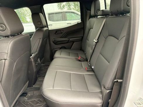 Used 2025 Chevrolet Colorado Trail Boss AWD/4WD image 5
