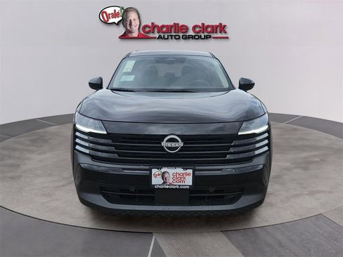 Used 2025 Nissan Kicks SV image 9