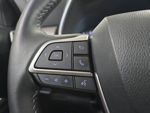 Used 2022 Toyota Highlander XLE image 18