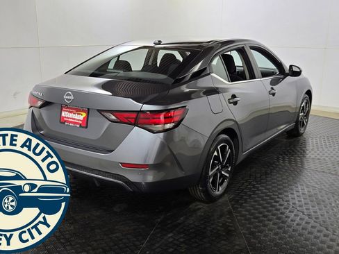 Used 2025 Nissan Sentra SV image 7