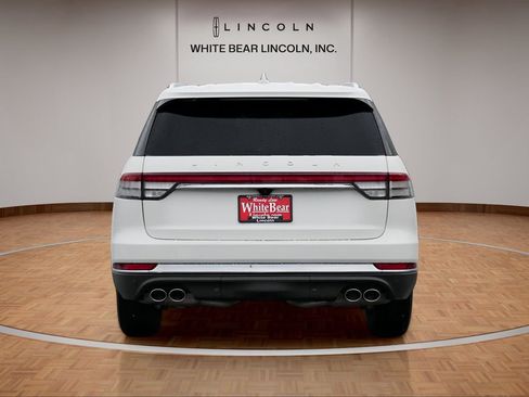 Used 2023 Lincoln Aviator AWD w/ Premium Package image 6