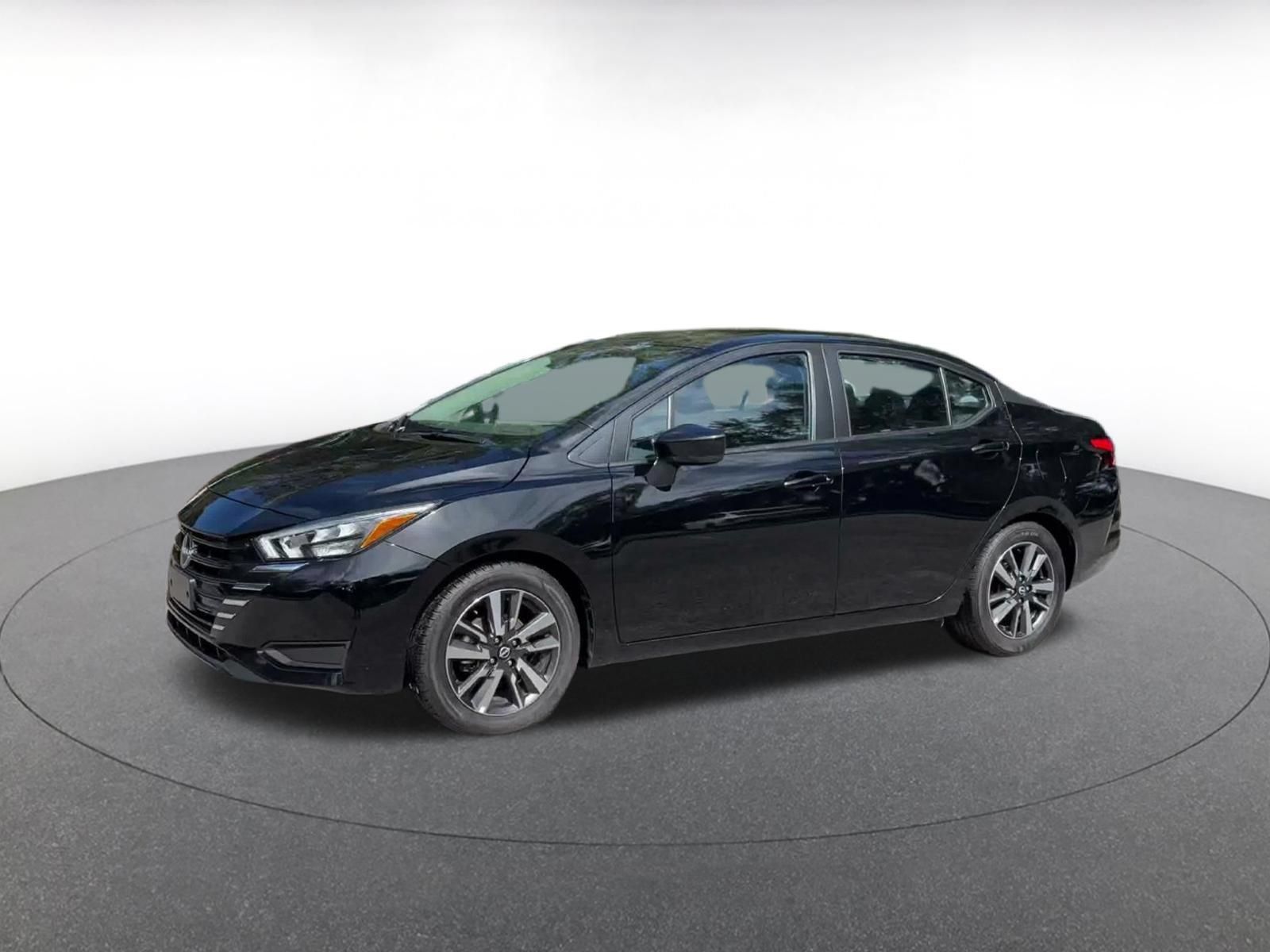 Used 2025 Nissan Versa SV FWD image 7