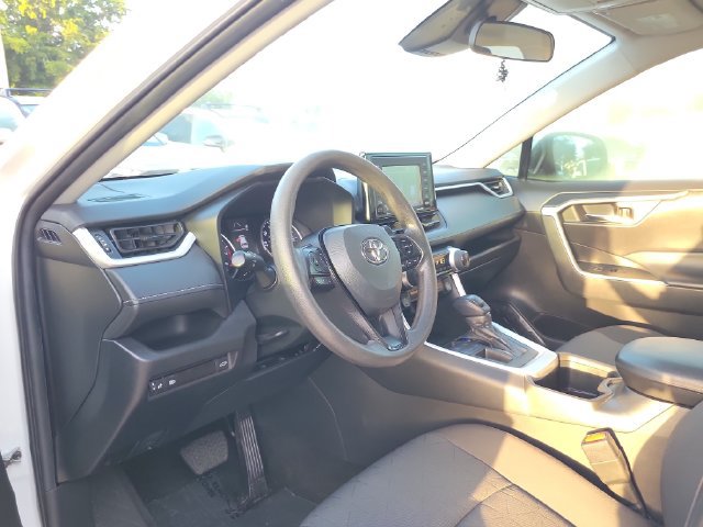 Used 2022 Toyota RAV4 XLE w/ Convenience Package FWD image 10