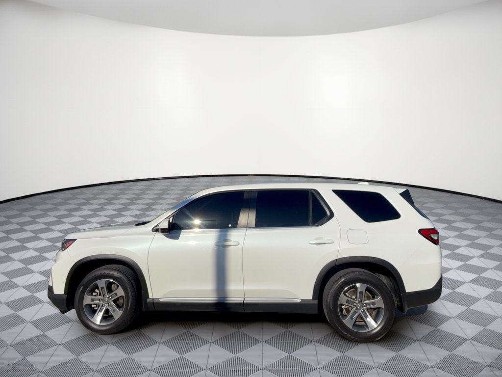 Used 2025 Honda Pilot EX-L image 2