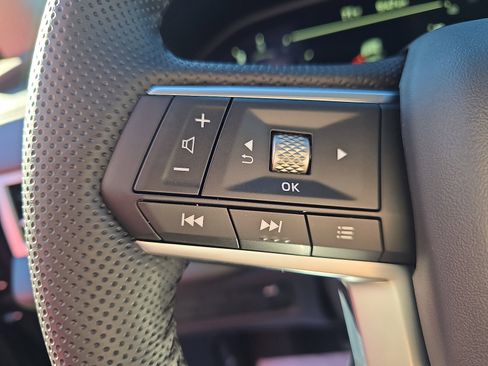 New 2025 Mitsubishi Outlander SE image 17