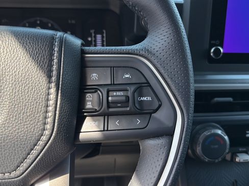 Used 2025 Toyota 4Runner SR5 RWD image 22