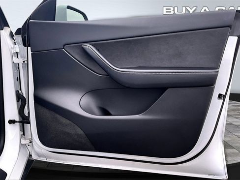Used 2020 Tesla Model Y Long Range image 24