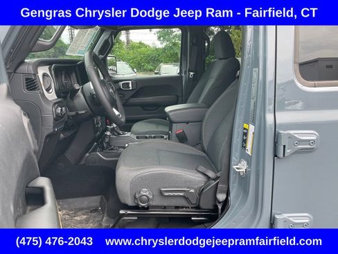 Certified 2025 Jeep Wrangler Unlimited Sahara AWD/4WD image 46