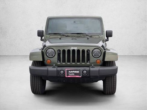 Used 2009 Jeep Wrangler Unlimited Sahara w/ Dual Top Group AWD/4WD image 2