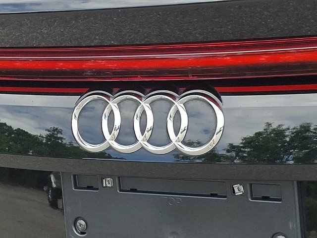 Used 2023 Audi SQ8 Prestige w/ Prestige Package AWD/4WD image 35
