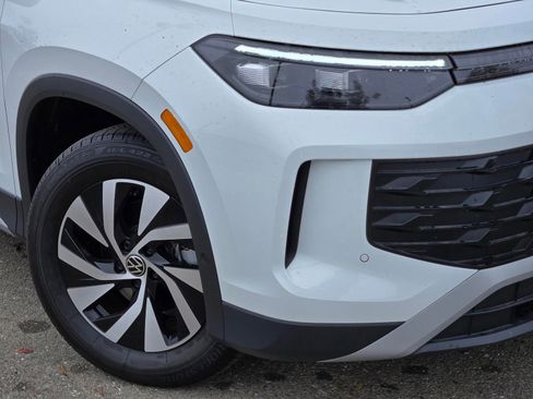 New 2026 Volkswagen Tiguan S image 2