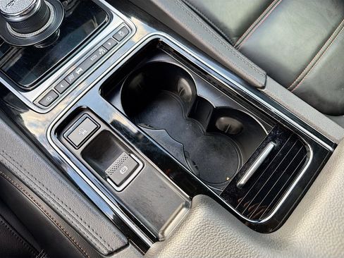 Used 2020 Jaguar F-PACE Prestige image 31