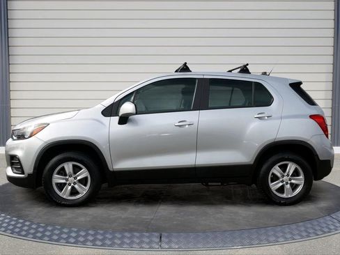 Used 2017 Chevrolet Trax LS AWD/4WD image 4