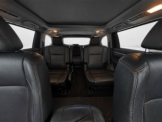 Used 2019 Toyota Highlander Limited Platinum AWD/4WD image 16