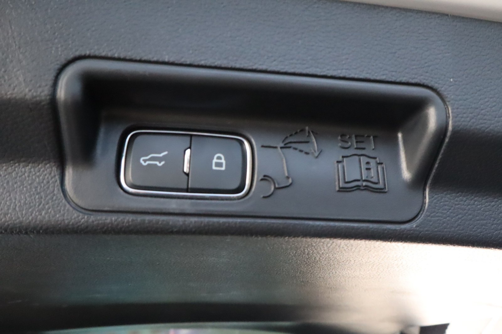 Used 2025 Ford Explorer ST RWD image 39