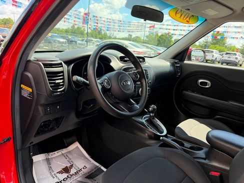 Used 2019 Kia Soul FWD image 13