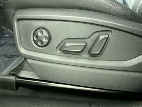 Certified 2025 Audi Q5 2.0T Premium Plus w/ Premium Plus Package image 24