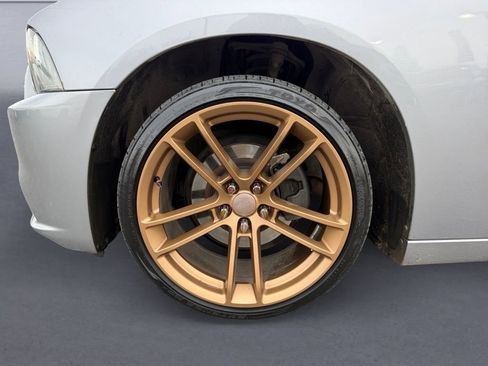 Used 2014 Dodge Charger SE image 9