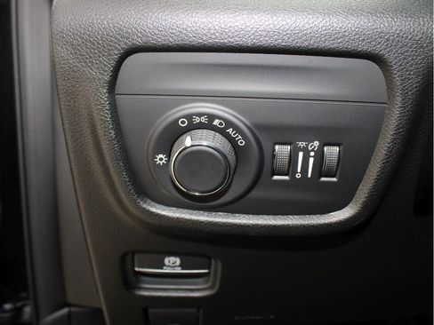 New 2025 Jeep Grand Cherokee Laredo X w/ Luxury Tech Group I image 12