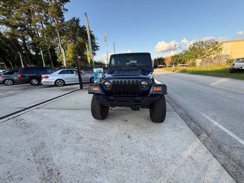 Used 2005 Jeep Wrangler Unlimited AWD/4WD image 2
